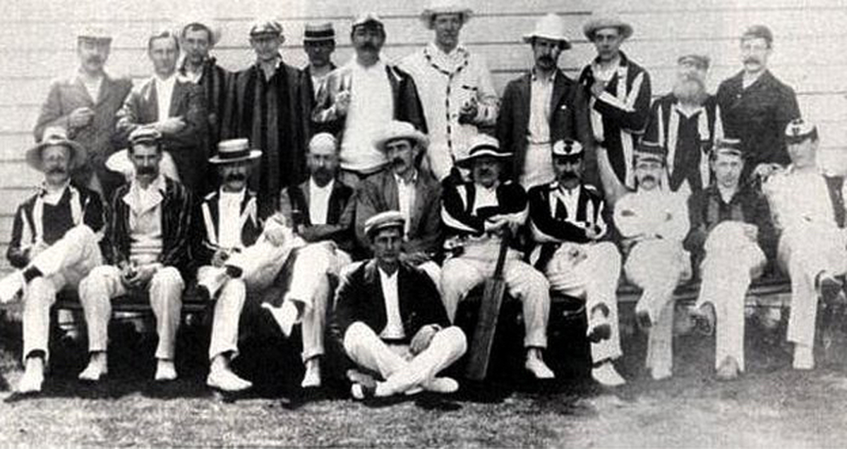 Authors_vs._Artists_1903_Cricket_Game.jpg