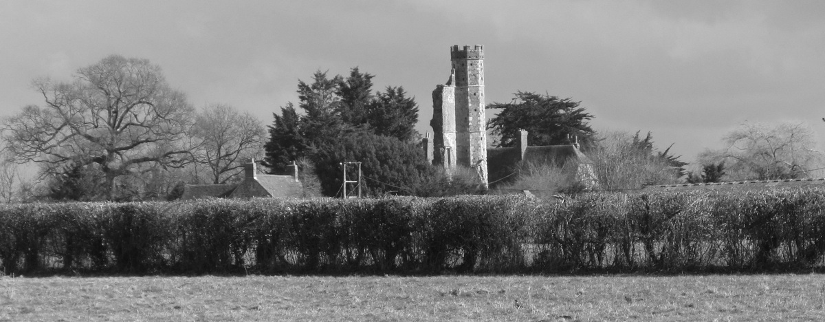 Warblington Gatehouse 3BW.jpg